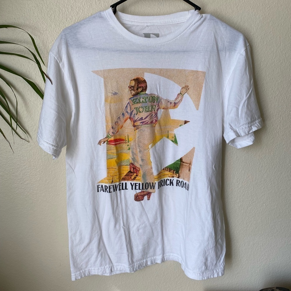 Elton John Follow the Yellow Brick Road Tour Tee Band Tee Size M Last Tour Shirt